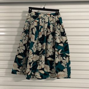 F21 Teal Floral A-Line Pleated Midi Skirt• Size Small